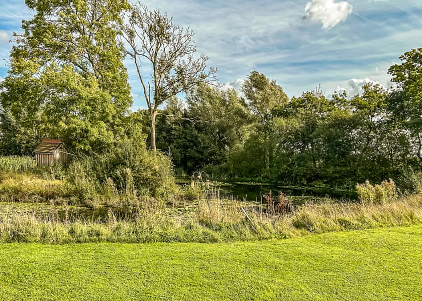 Kingfisher - Flaxton Meadows Luxury Lodges, Flaxton