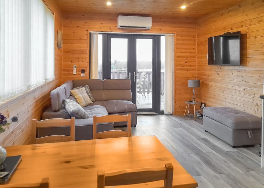 Egret Lodge - Fenview Lakes, Ely