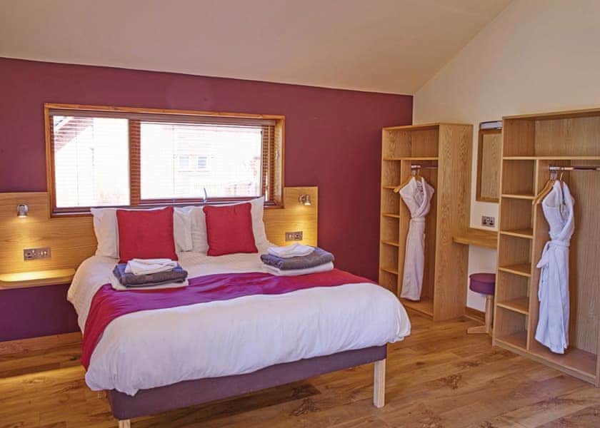 Typical Golden Oak 1 Meadow Cabin (Pet) | Forest of Dean Lodges, Coleford