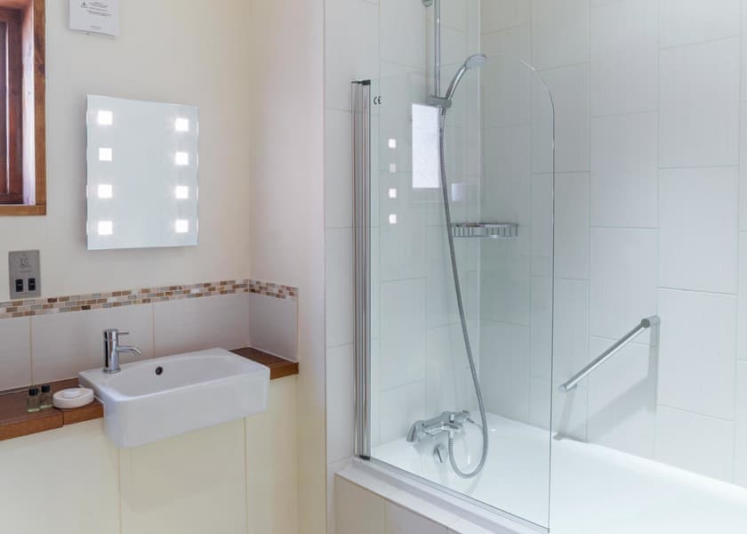 Golden Oak 1 (Pet) - Forest of Dean Lodges, Coleford