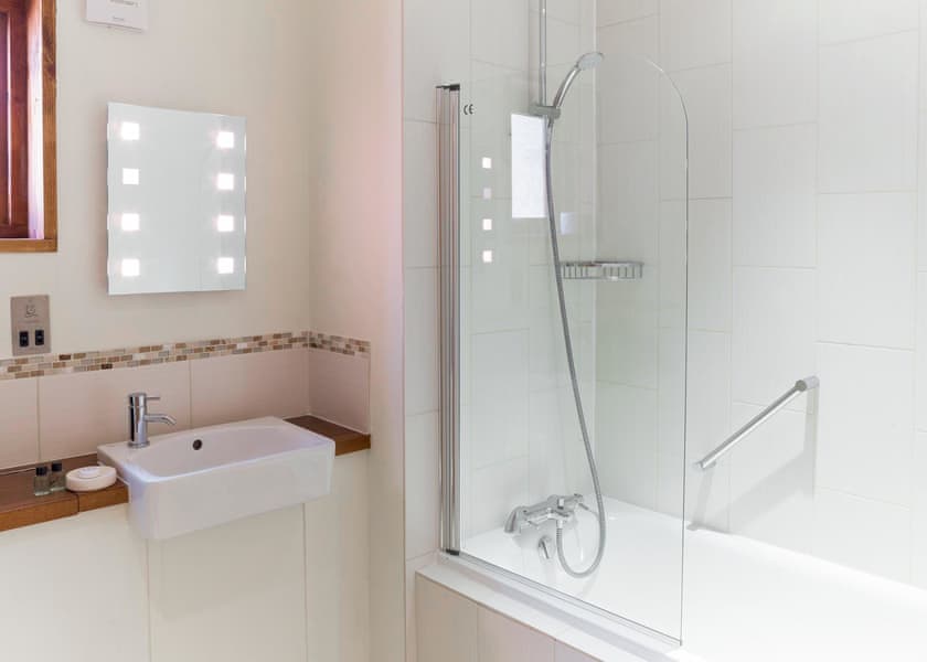 Golden Oak 3 Meadow Cabin (Pet) - Forest of Dean Lodges, Coleford