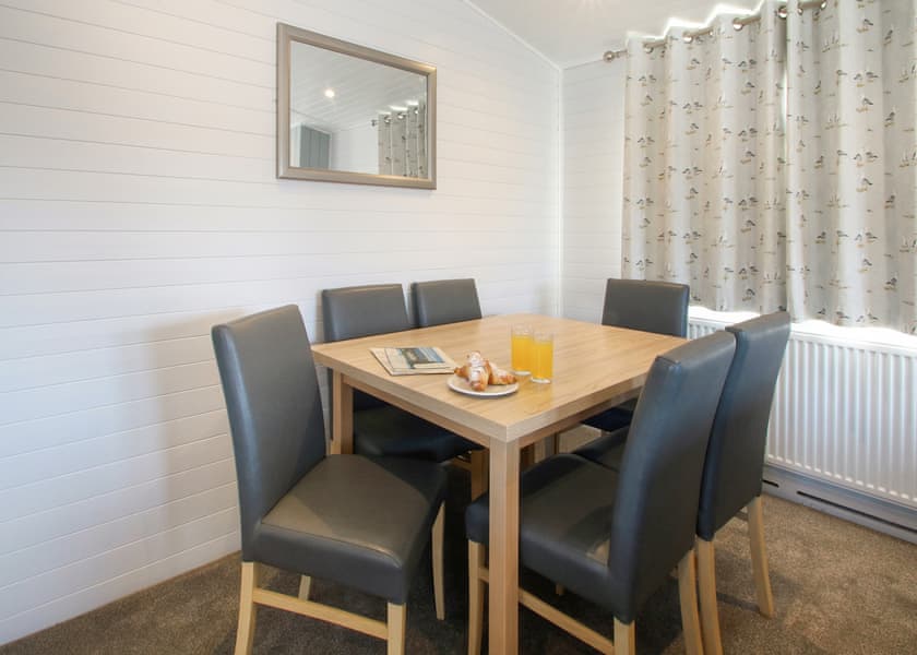 Select Plus 2 Lodge (Pet) - Forest Edge, St. Leonards, Ringwood