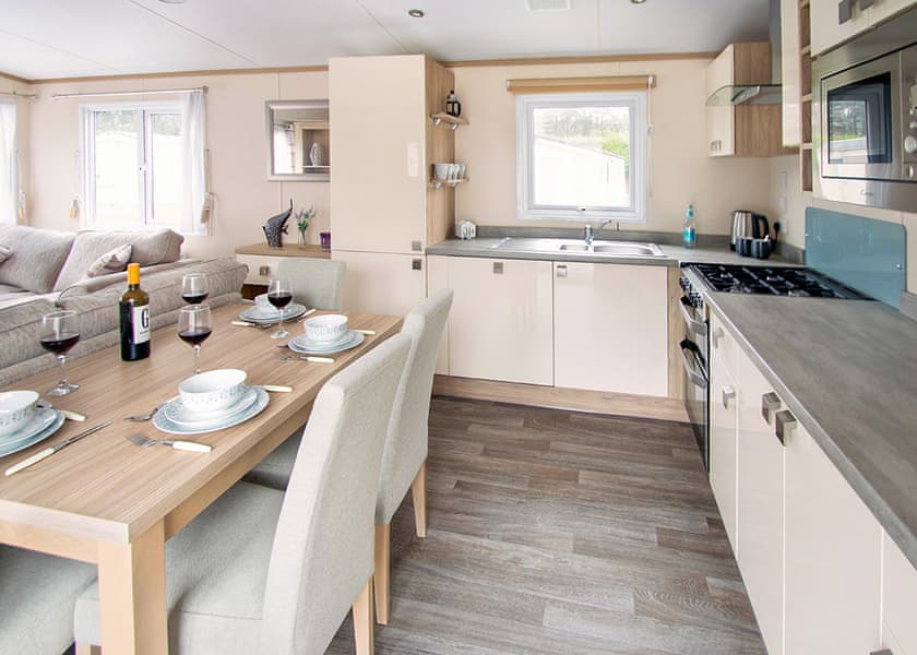 Sublime 2 Caravan (Pet) - Forest Edge, St. Leonards, Ringwood