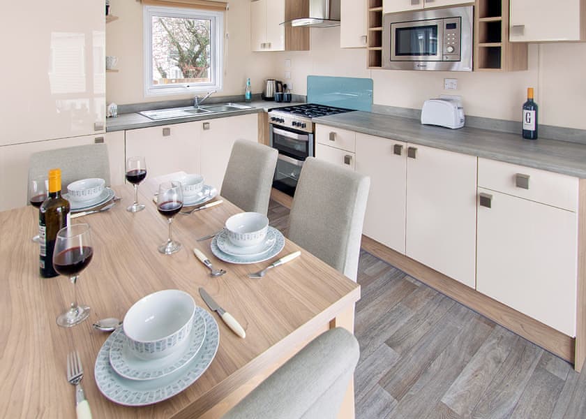 Sublime 2 Caravan (Pet) - Forest Edge, St. Leonards, Ringwood