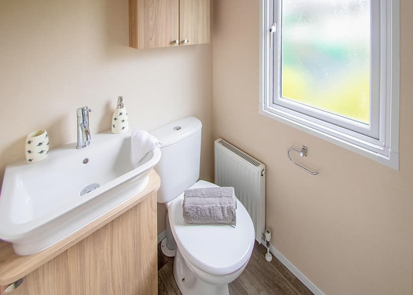 Sublime 2 Caravan (Pet) - Forest Edge, St. Leonards, Ringwood