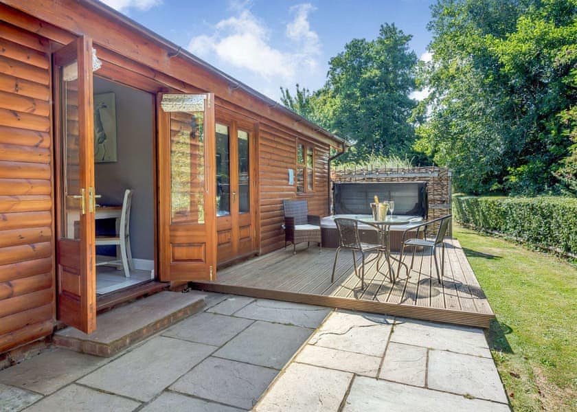 Berkeley Elite Spa - Ford Farm Lodges, Kilcot, Newent