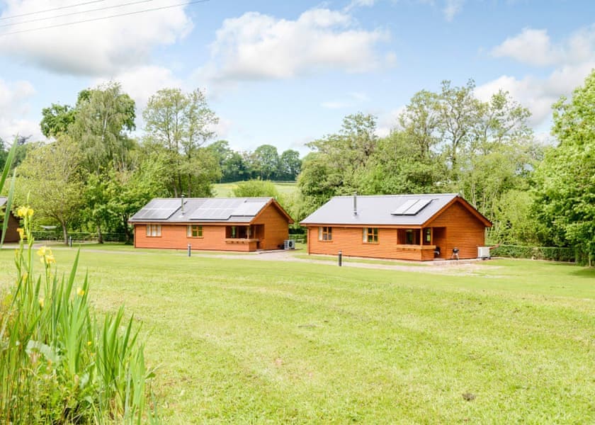 Berkeley Elite Spa - Ford Farm Lodges, Kilcot, Newent