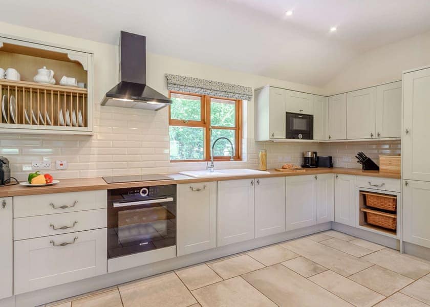 Berkeley Elite Spa - Ford Farm Lodges, Kilcot, Newent