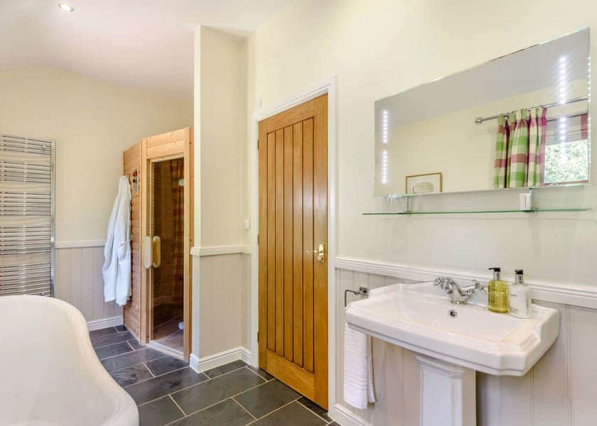 Berkeley Elite Spa - Ford Farm Lodges, Kilcot, Newent