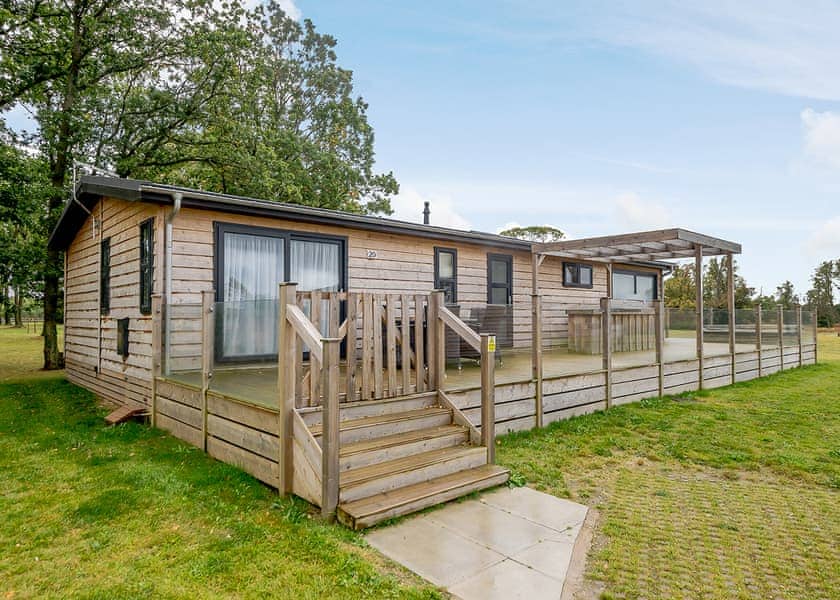 Platinum Spa Pet - Aspen Country Park, Bury St Edmunds