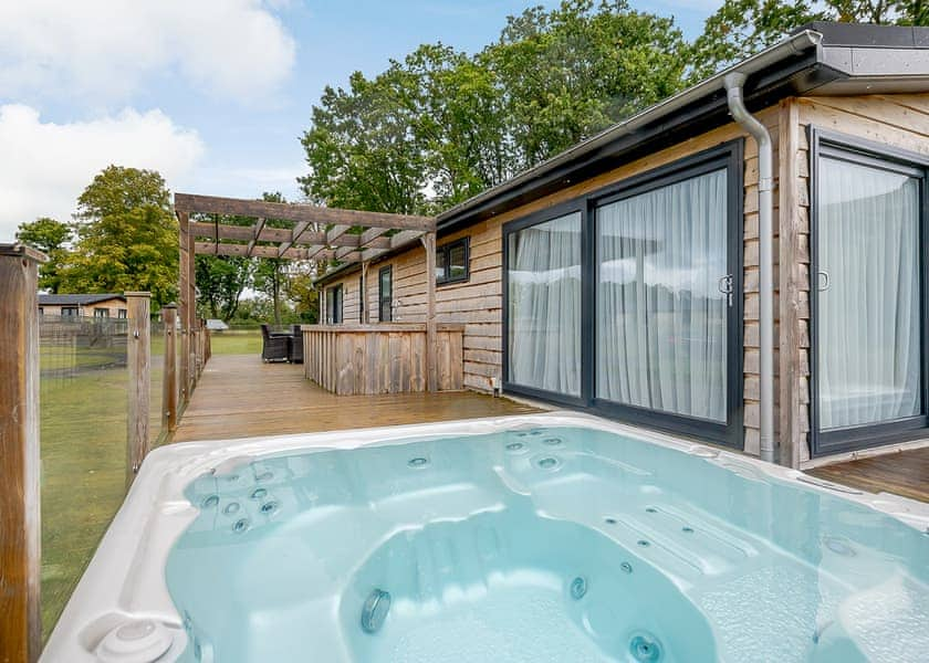 Platinum Spa Pet - Aspen Country Park, Bury St Edmunds