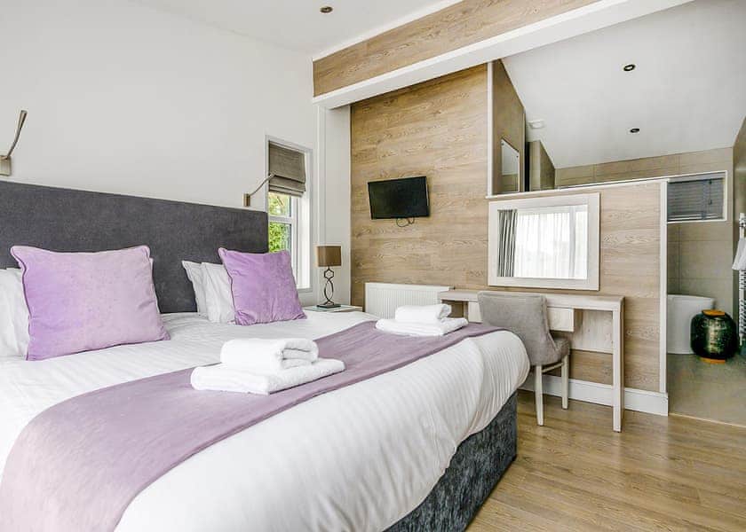 Platinum Spa Pet - Aspen Country Park, Bury St Edmunds