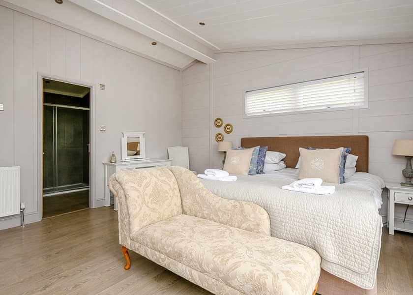 Signature Spa Pet - Aspen Country Park, Bury St Edmunds