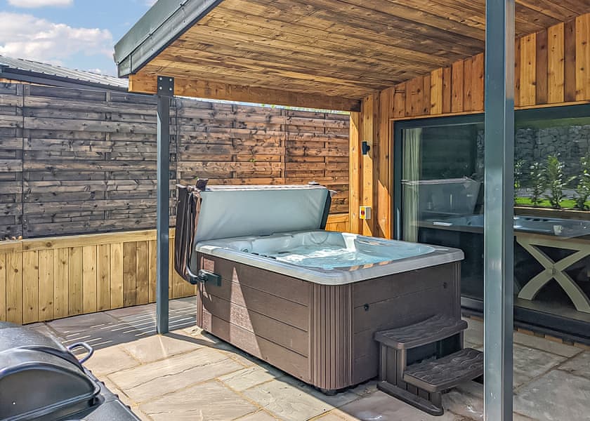 Lodge 2 Bed VIP - The Warrens at Foxtail, Gledrid, Chirk