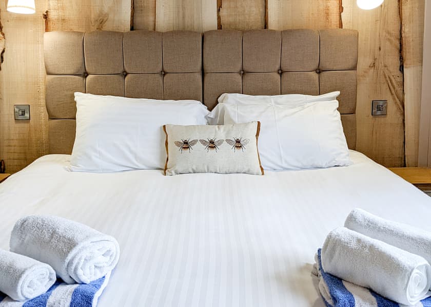 Lodge 2 VIP Pets - The Warrens at Foxtail, Gledrid, Chirk