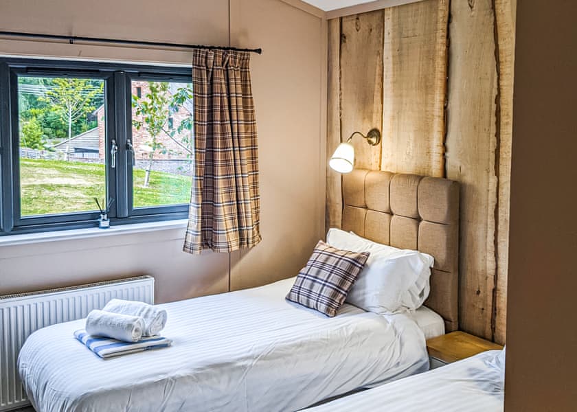 Lodge 2 VIP Pets - The Warrens at Foxtail, Gledrid, Chirk