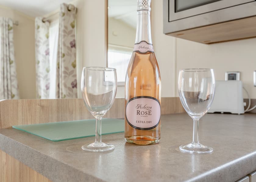 Sea Breeze - Freshwater Beach Holiday Park, Burton Bradstock, Bridport