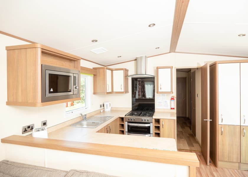 Sea Breeze Pet Friendly - Freshwater Beach Holiday Park, Burton Bradstock, Bridport