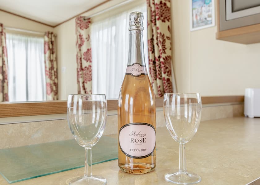 Sea Scape - Freshwater Beach Holiday Park, Burton Bradstock, Bridport