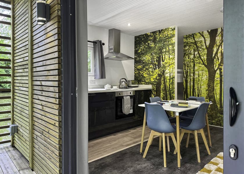 Floating Lodge  - Fairwood Lakes Holiday Park, Westbury