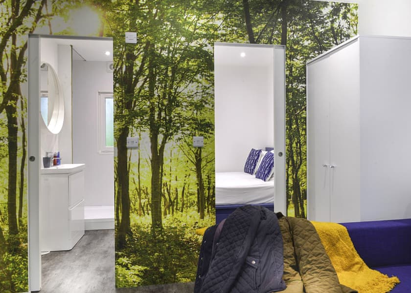 Floating Lodge  - Fairwood Lakes Holiday Park, Westbury