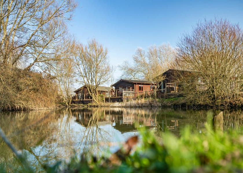 Lakeside Lodges (Pet) - Fairwood Lakes Holiday Park, Westbury