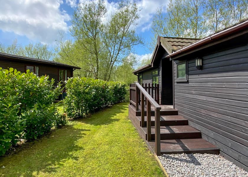 Lakeside Lodges (Pet) - Fairwood Lakes Holiday Park, Westbury