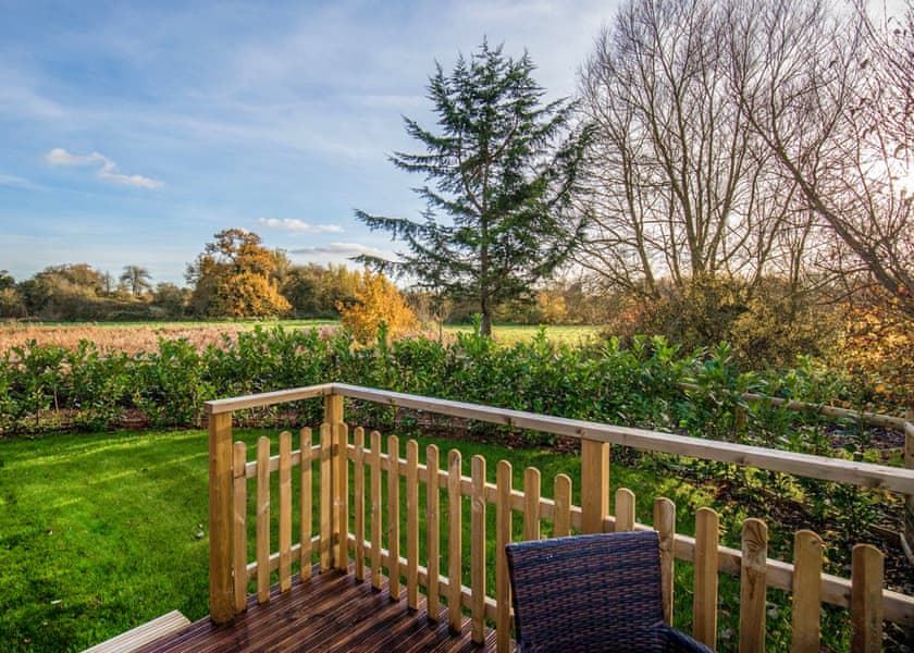 Lakeside Lodges (Pet) - Fairwood Lakes Holiday Park, Westbury