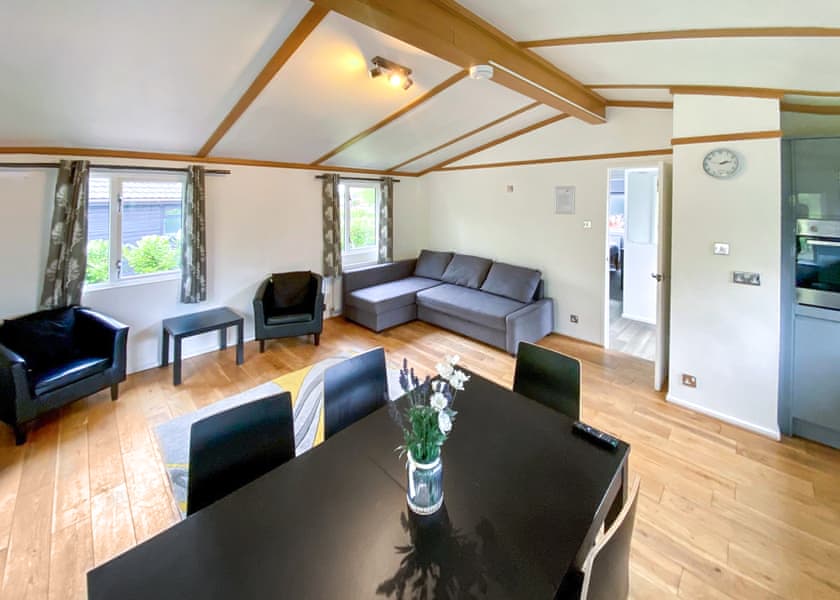 Lakeside Lodges (Pet) - Fairwood Lakes Holiday Park, Westbury