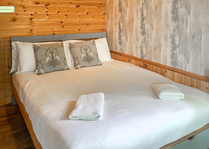 Cozy Cabin 1 - Fairwood Lakes Holiday Park, Westbury