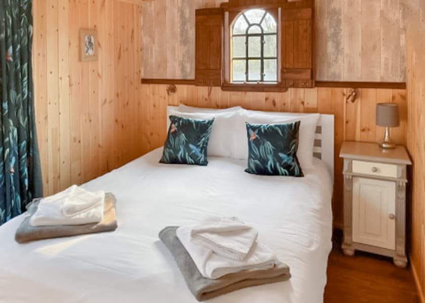 Cozy Cabin 1 - Fairwood Lakes Holiday Park, Westbury