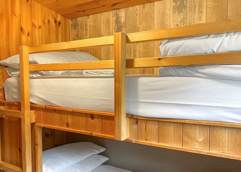 Cozy Cabin 1 - Fairwood Lakes Holiday Park, Westbury