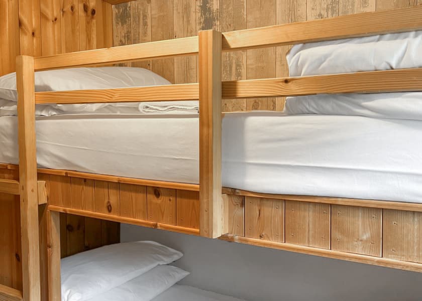 Cozy Cabin 2 - Fairwood Lakes Holiday Park, Westbury