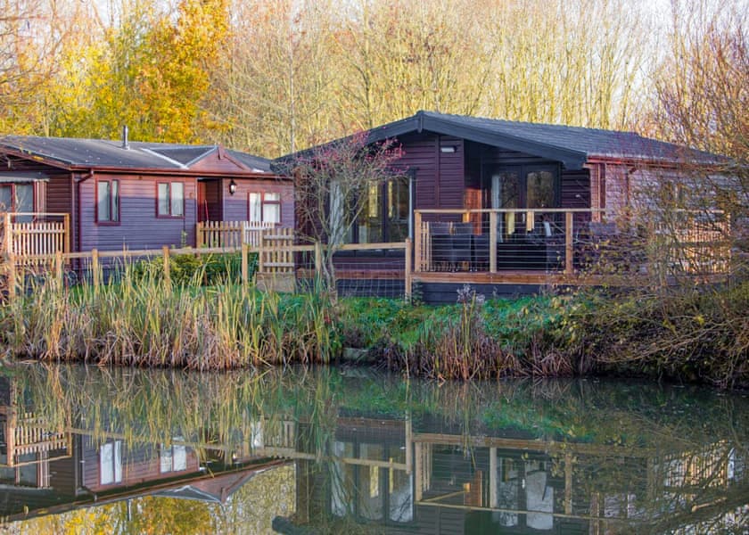 Lakeside Lodges - Fairwood Lakes Holiday Park, Westbury