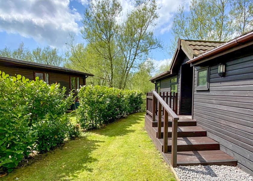 Lakeside Lodges - Fairwood Lakes Holiday Park, Westbury