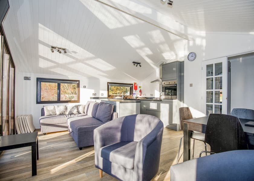 Lakeside Lodges - Fairwood Lakes Holiday Park, Westbury