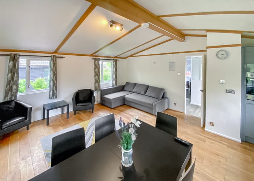 Lakeside Lodges - Fairwood Lakes Holiday Park, Westbury