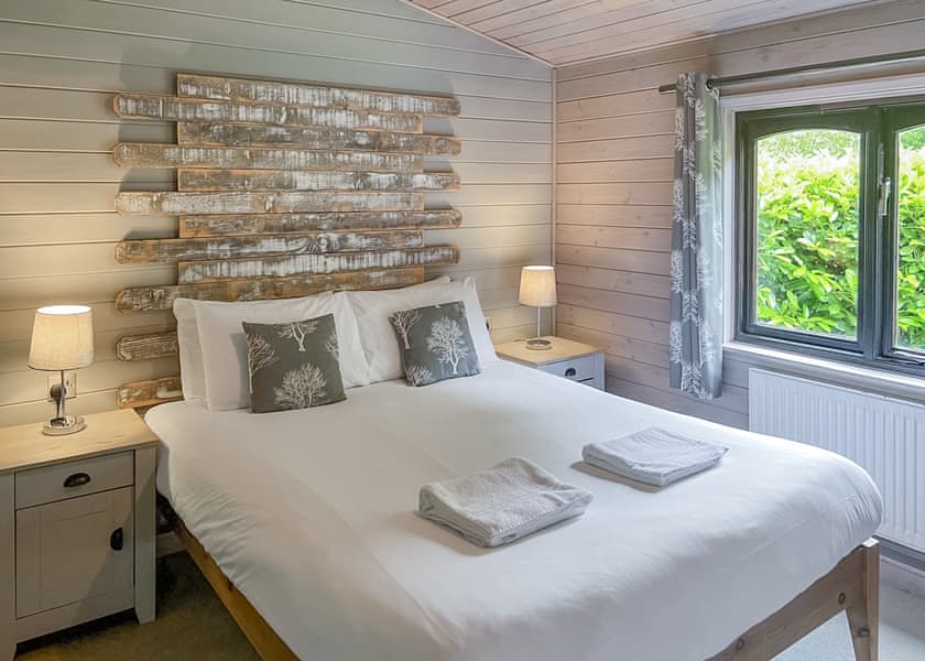 Lakeside Lodges - Fairwood Lakes Holiday Park, Westbury