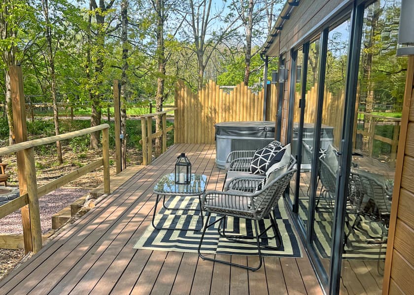 Woodland Container Lodges Slp 4 - Fairwood Lakes Holiday Park, Westbury