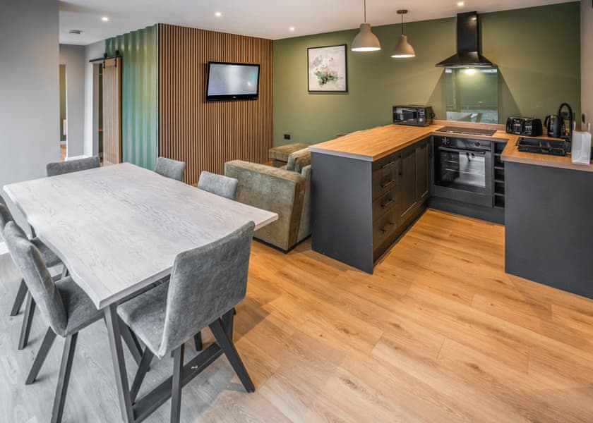Woodland Container Lodges Slp 4 - Fairwood Lakes Holiday Park, Westbury