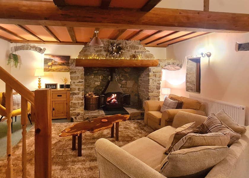 Cwtch Cottage - Garnffrwd Park, Pontyberem, Carmarthenshire