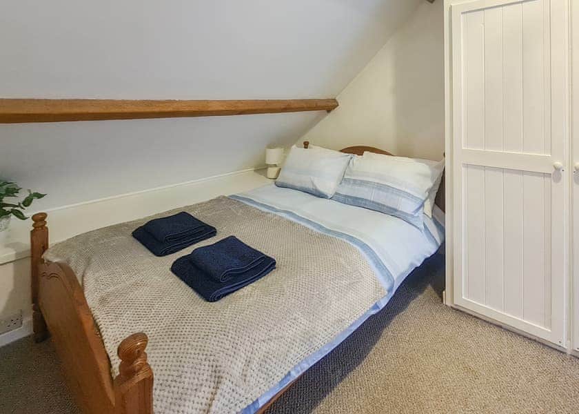 Cwtch Cottage - Garnffrwd Park, Pontyberem, Carmarthenshire