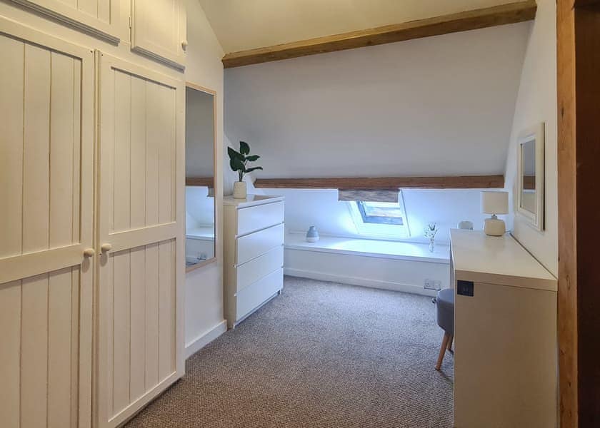 Cwtch Cottage - Garnffrwd Park, Pontyberem, Carmarthenshire