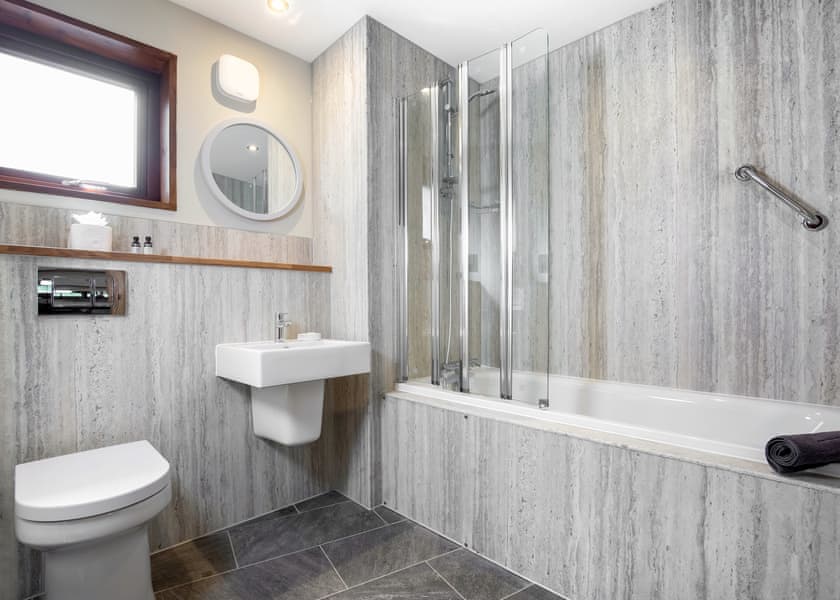 Golden Oak 3 Pet - Garwnant Brecon Beacons, Merthyr Tydfil