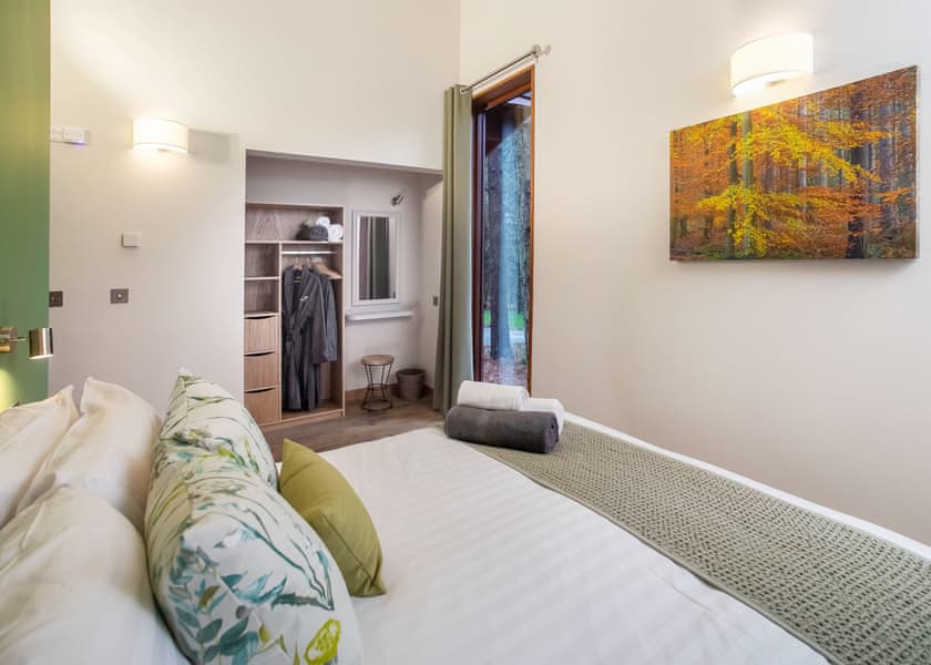 Golden Oak 2 Pet - Garwnant Brecon Beacons, Merthyr Tydfil