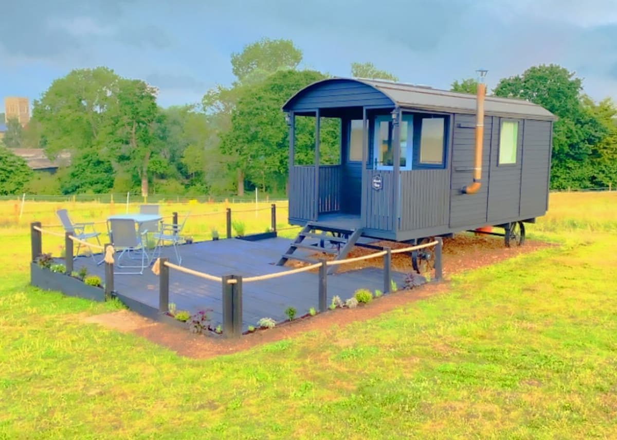 Glamp @ The Priory - Holiday Lodge in East Anglia - Image 2