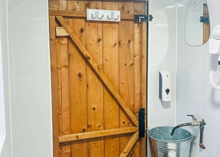 Beach Hut - Glamp @ The Priory, Aldeby