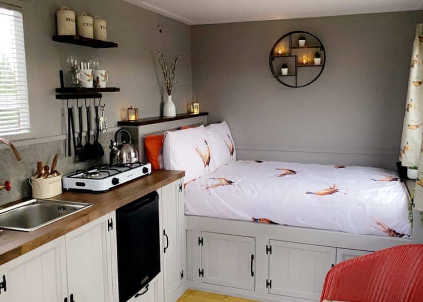 Pheasant’s Nest - Glamp @ The Priory, Aldeby