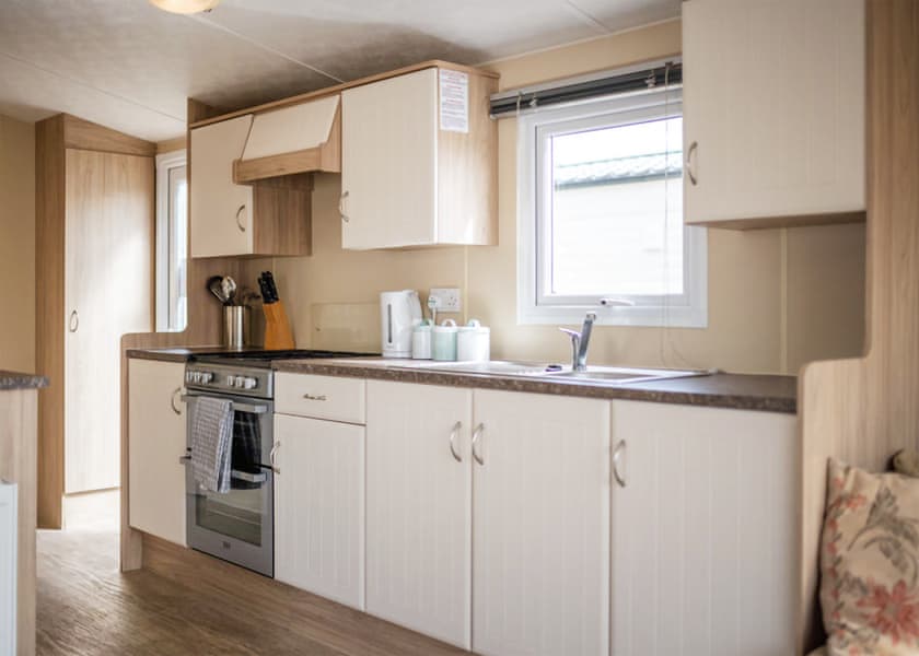 Silver 4 + 2 - Golden Gate Holiday Centre, Towyn, Conwy