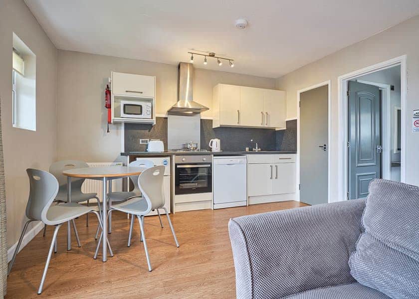 Shoreline Apartment Plus 1 - Golden Coast Holiday Park, Woolacombe
